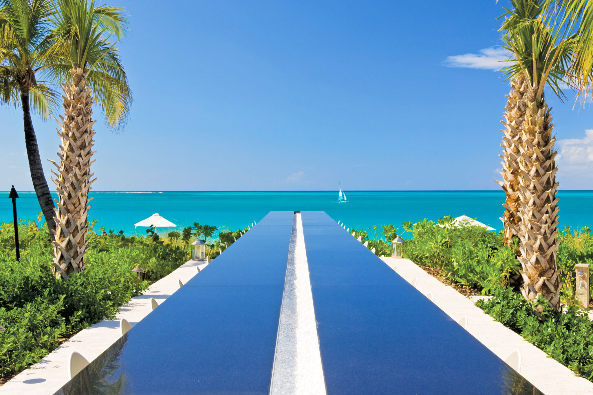 Infiniti Restaurant & Raw Bar - Image 1